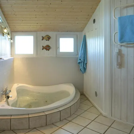 Dyrevennlig Hjem I Frøstrup Med Badstue Feriehus *